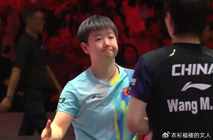 NBA直播-球迷晒国乒回国照，孙颖莎变风格，王楚钦行走的模特，王曼昱冷酷|WTT新加坡大满贯|女单|男双|女双|比赛_新浪新闻