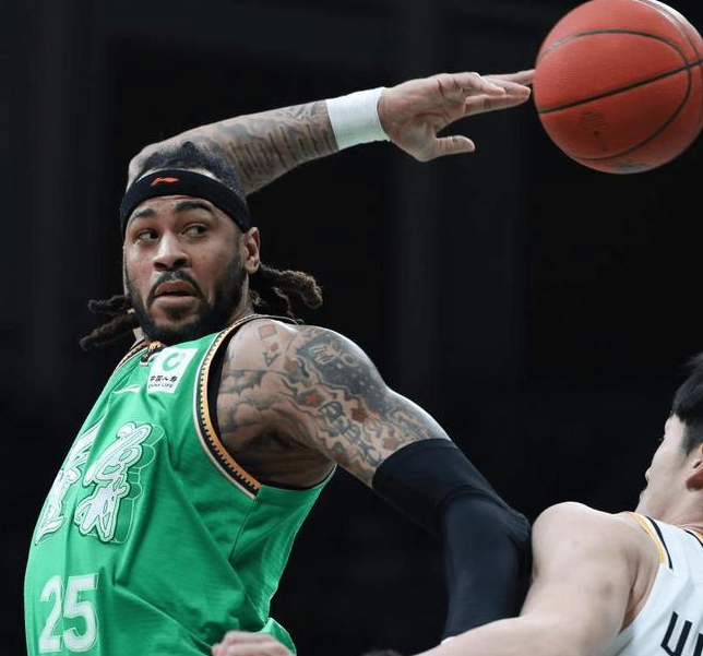 咪咕体育直播-13投砍21分13板3帽！防守大闸成辽篮逆转头号功臣，杨鸣没看错你