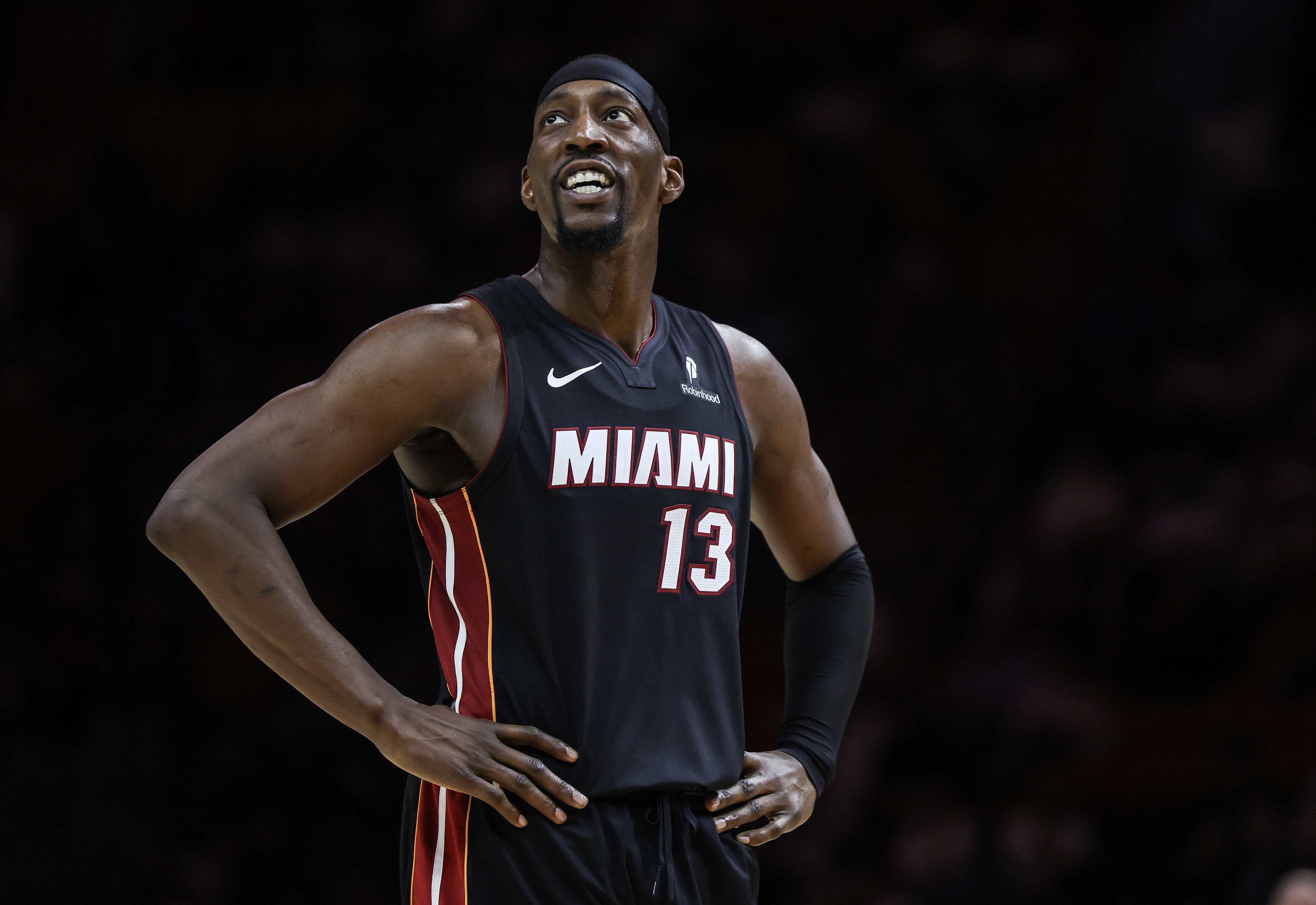 足球直播-人们想让你道歉?阿德巴约:因为他们认为我不是得分手&罚球太多